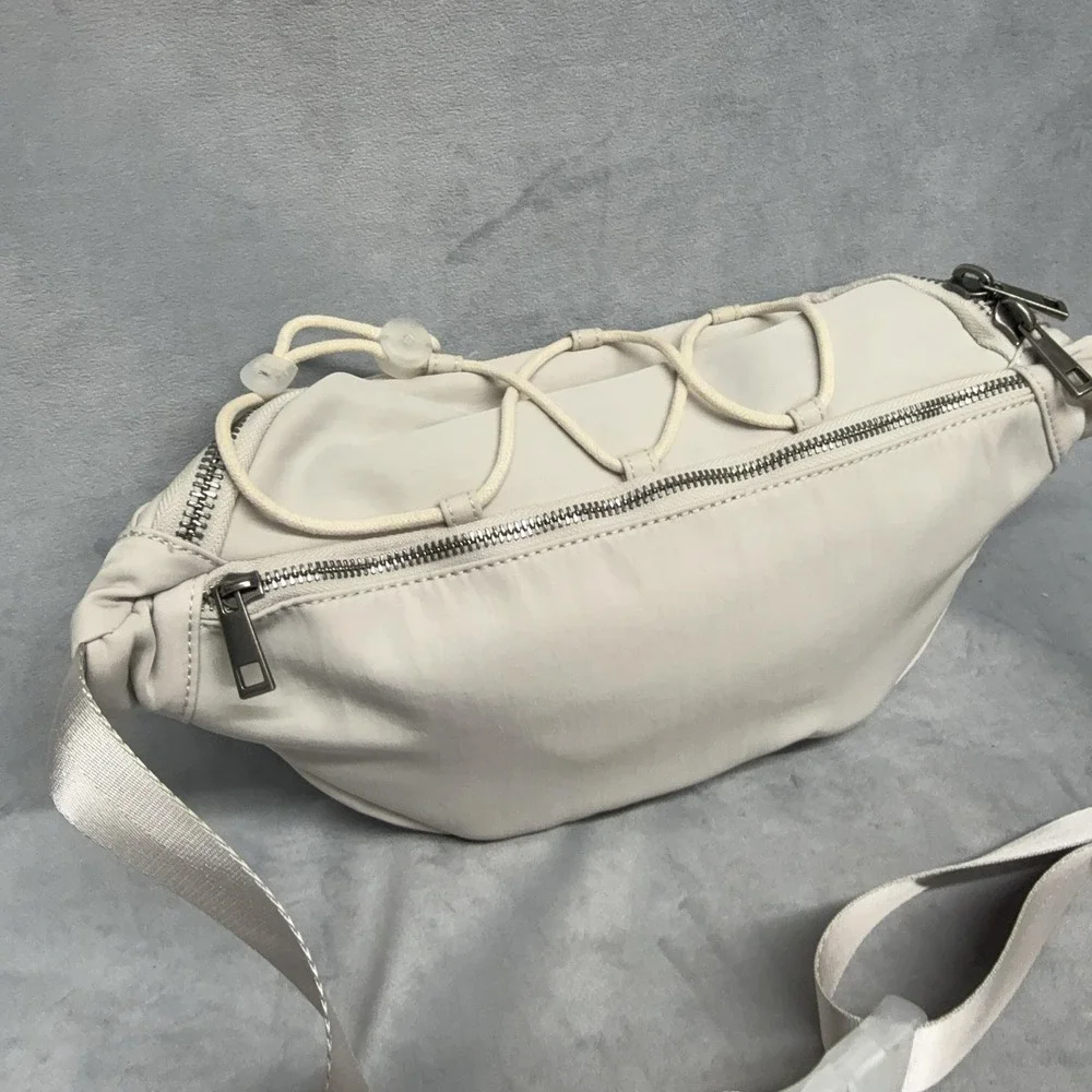 Dolls Kill Darker Wavs Belt Bag Unisex Medium Quilted Travel Fanny Pack Y2K
